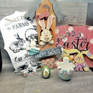 Lot of 8 Easter/Bunny/Spring Decorations- Wall Hangings, Figurines